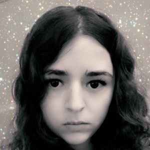 Meet your Posher, Chloe